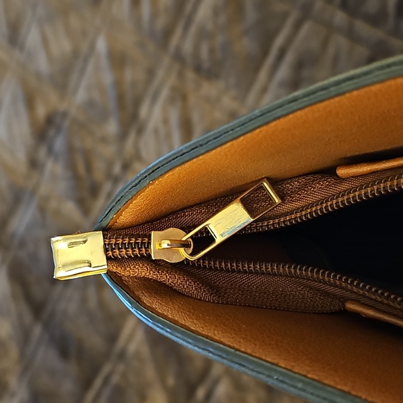 Shoulder Bag - Picture 9 of 16